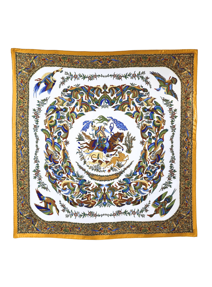 Carré Chasse foulard en soie fabrication française vintage — scène de chasse cavalier oiseaux chiens fond blanc ivoire, bordure ambre dorée 88x87cm