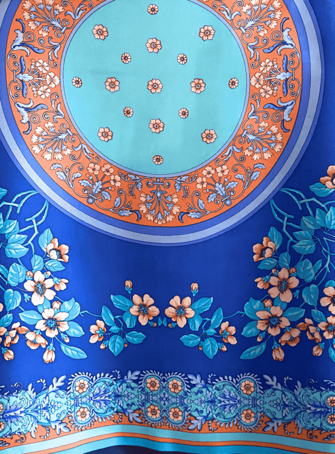 Carré Dôme — Grand foulard femme soie vintage, mandala floral bleu roi