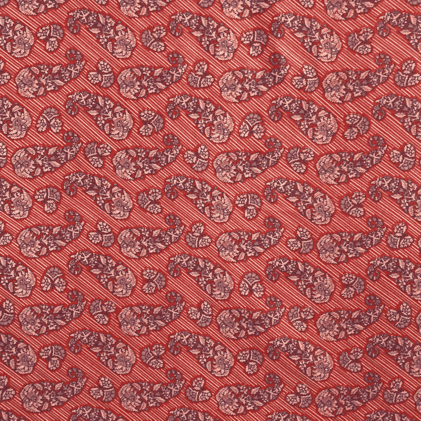 Foulard soie luxe vintage Galitzine – détail centre motif paisley floral en répétition diagonale bordeaux et rose sur fond rayé rouge corail