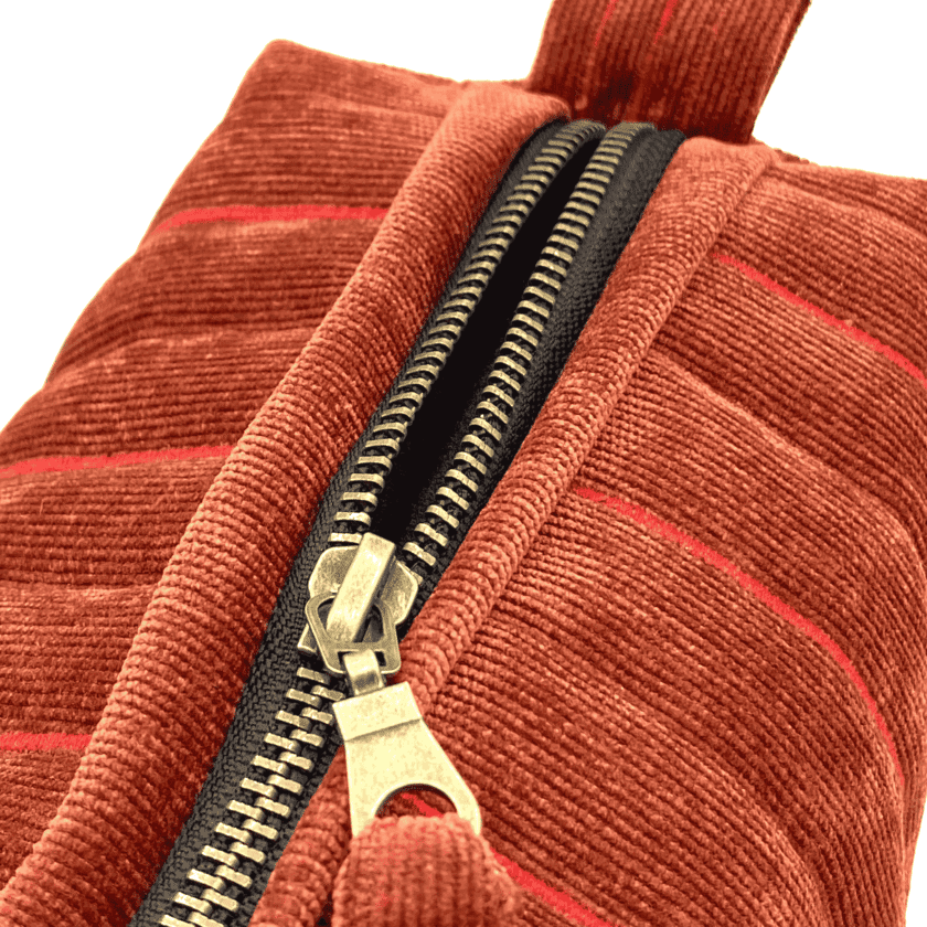 Rec Brique — Trousse de toilette velours côtelé rouge – Image 4