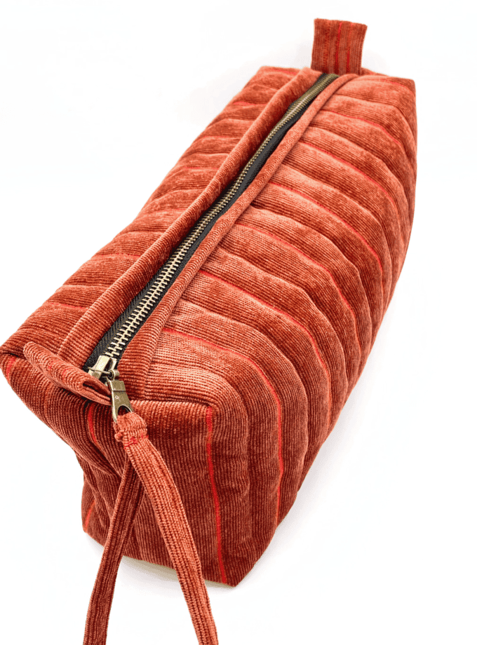 Rec Brique — Trousse de toilette velours côtelé rouge