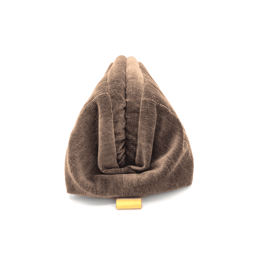 Sulu trousse maquillage velours milleraies marron made in Lyon vue laterale fermee